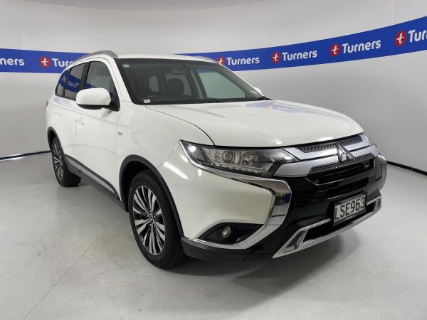 2018 Mitsubishi Outlander SUV LS image