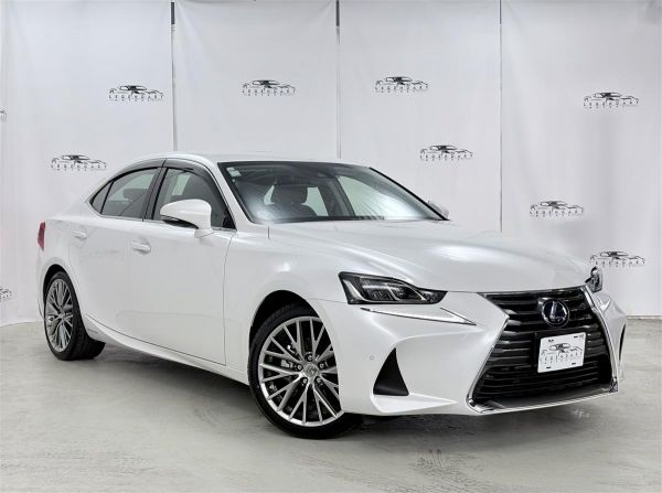2018 Lexus IS 300h Hybrid,Blind spot, RADAR CRUISE image