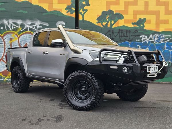2021 Toyota Hilux Ute SR5 TURBO DIESEL 4X4 BEAST image