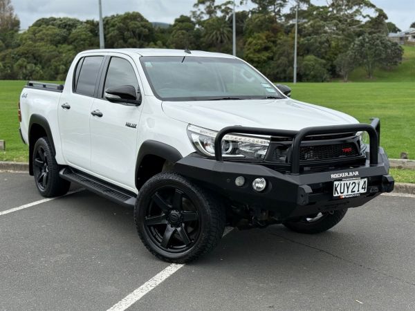 2017 Toyota Hilux Ute SR5 TURBO DIESEL 4X4 BEAST image