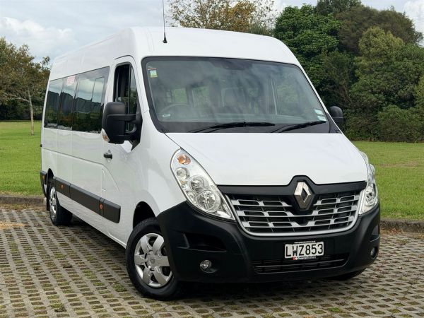 2018 Renault Master 12 SEATER MINI BUS L3H2 image