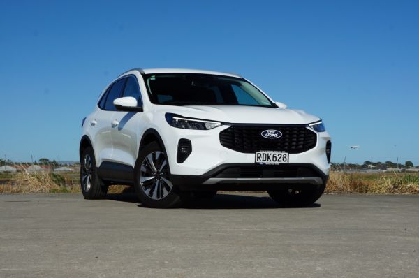 2025 Ford Escape Titanium FHEV 2.5L FWD image