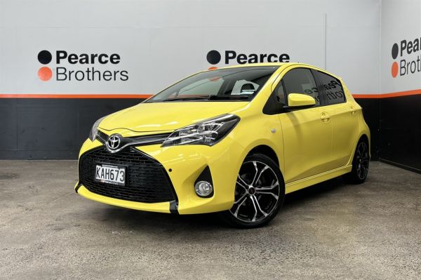2016 Toyota Yaris Hatchback ZR, 1.5P, LOW KMS, 17"MAGS image