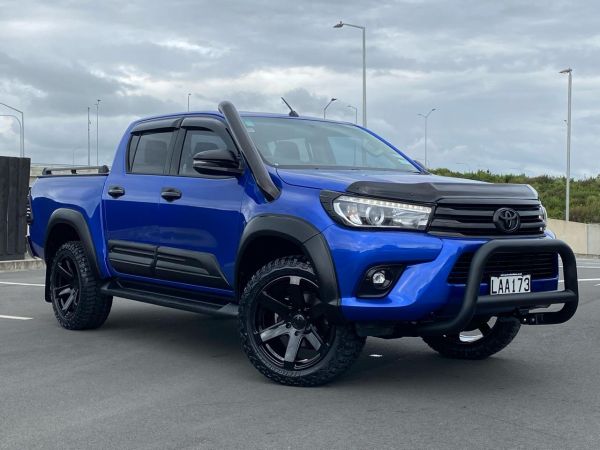 2017 Toyota Hilux Ute SR5 TURBO DIESEL 4X4 BEAST image