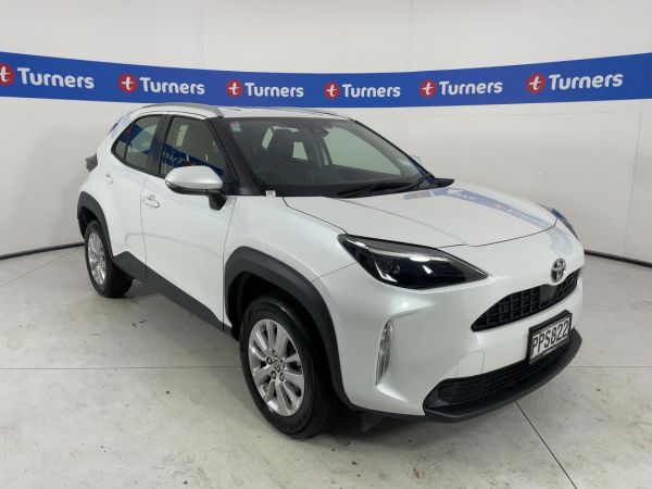 2022 Toyota Yaris Cross SUV GX image