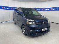 Image for 2005 Toyota Voxy Wagon