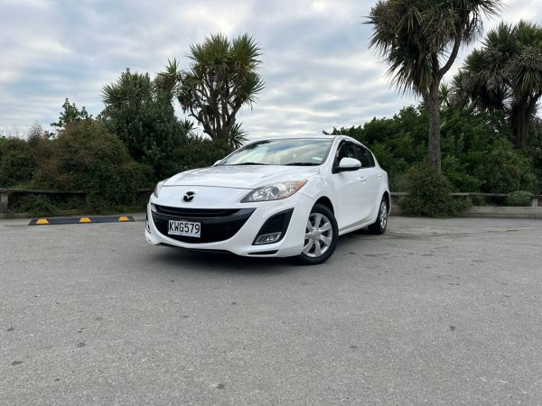 2011 Mazda Axela image