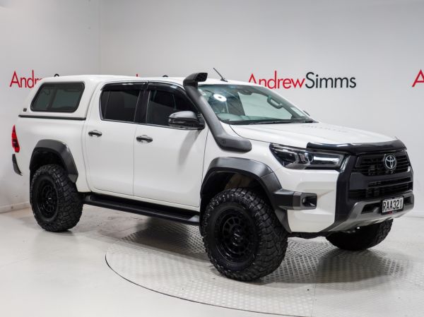 2025 Toyota Hilux SR5 Cruiser 2.8L Widetrack 4WD 6AT 4Dr Ute image