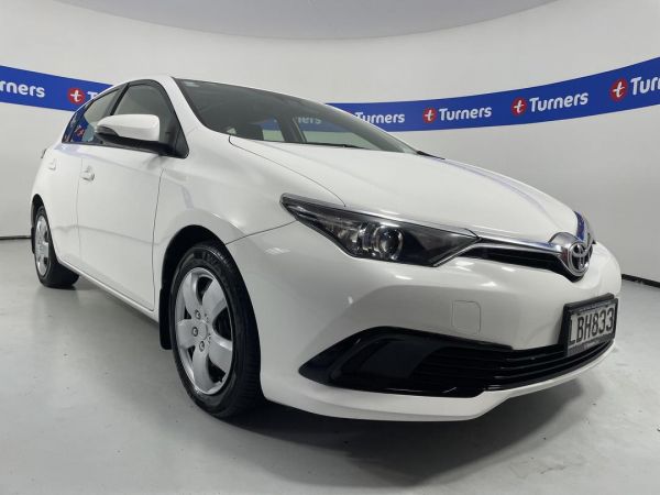 2017 Toyota Corolla Hatchback GX image