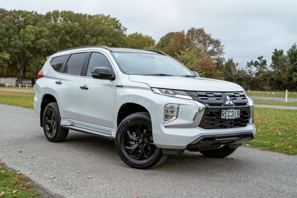 2025 Mitsubishi Pajero Sport VRX Black Edition 4WD 2.4TD image