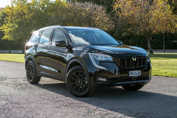 2025 Mahindra XUV700 AX7L 2.0 litre 7 Seater 6spd Auto image