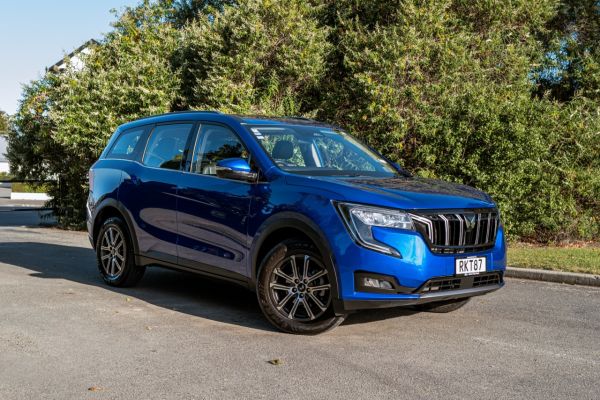 2025 Mahindra XUV700 AX7L 2.0 litre 6 spd Auto 7 Seater image