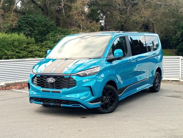2026 Ford Transit Tourneo Custom Sport image