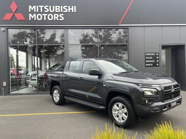2025 Mitsubishi Triton GLX 4WD image
