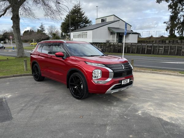 2025 Mitsubishi Outlander SUV VRX 2.5P/4WD/CVT AUTO 7 SEAT PETROL AWD image