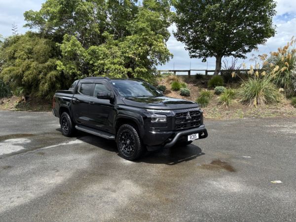 2025 Mitsubishi Triton Ute DC VRX 4WD 6AT 2.4DT AUTO LEATHER 4X4 image