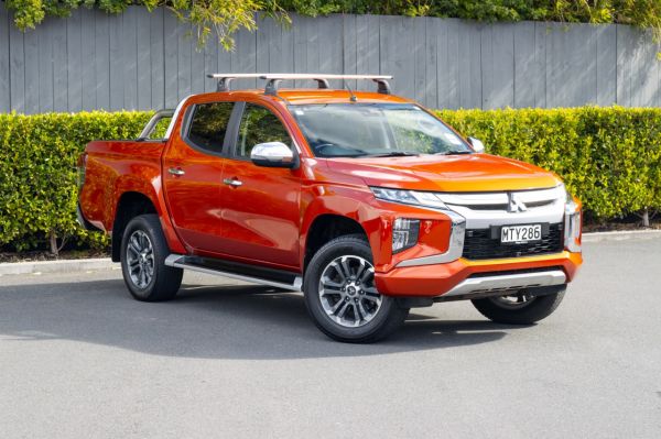 2020 Mitsubishi Triton Dc Vrx 4wd 6at 2.4d image