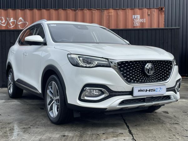 2025 MG HS PHEV Essence image