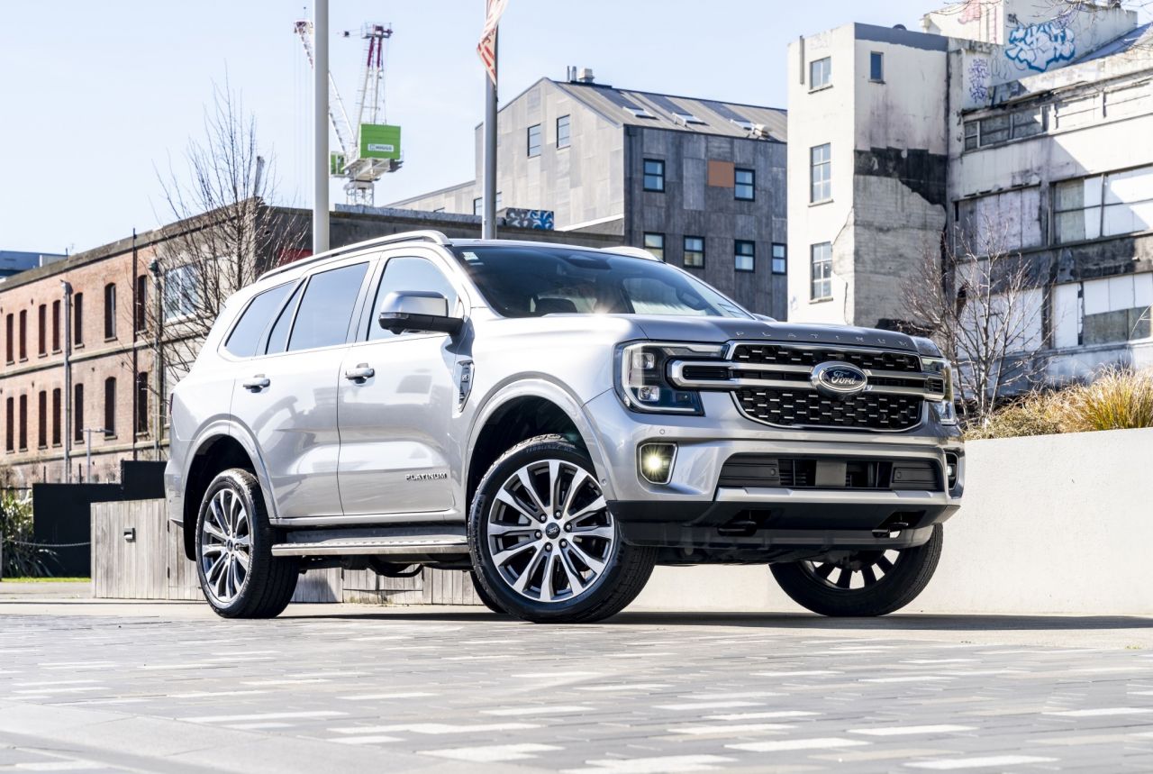 プロメテウス　Lions 2025 Everest フーディ 2025 Ford Everest Titanium - 7Seats Luxury SUV | Review