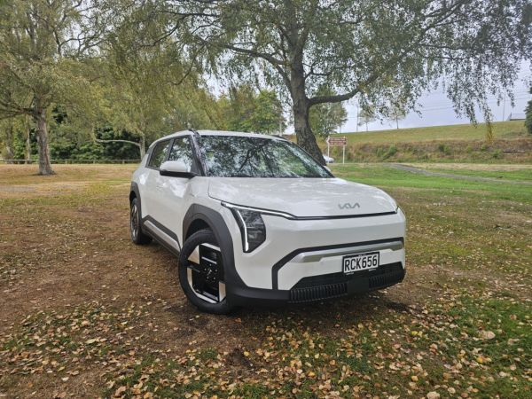 2025 Kia EV3 SUV LIGHT LR 2WD 81KWH image