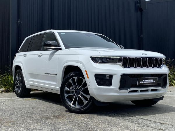 2025 Jeep Grand Cherokee Overland image