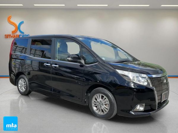 2014 Toyota Esquire Van XI image