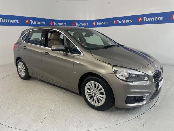 2015 BMW 218D Hatchback image