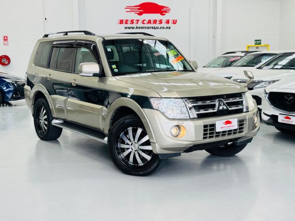 2013 Mitsubishi Pajero SUV  image