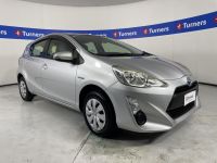 Image for 2015 Toyota Aqua Hatchback