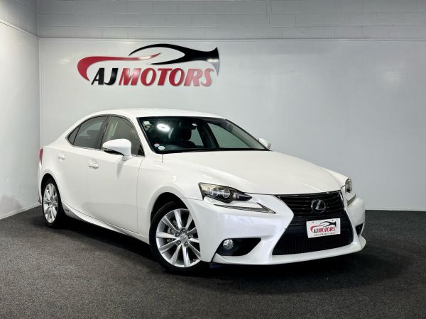 2013 Lexus IS 300H Sedan Hybrid / Half Leather / Heated Seats image
