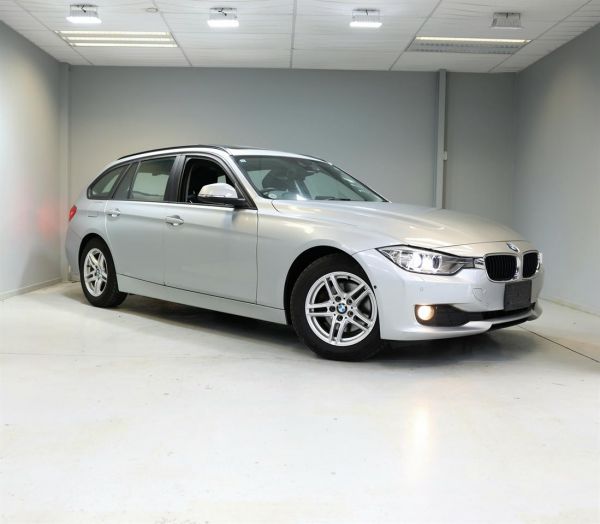2013 BMW 320D Wagon Touring, Panoramic Sunroof, Power Tailgate image