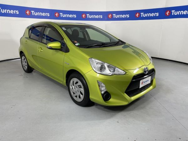 2016 Toyota Aqua Hatchback image