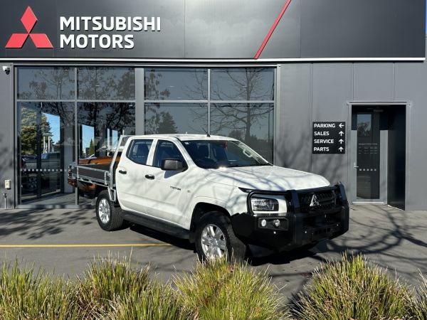 2025 Mitsubishi Triton DC GLX 4WD Farm Pack image