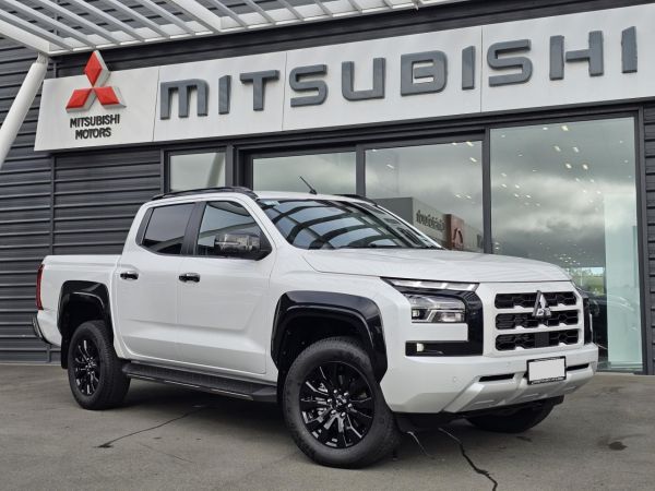 2025 Mitsubishi Triton 4WD VRX AUTO image