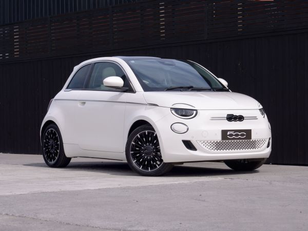 2025 Fiat 500 E Icon image