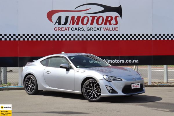 2015 Toyota 86 Coupe GT NEW RIMS image