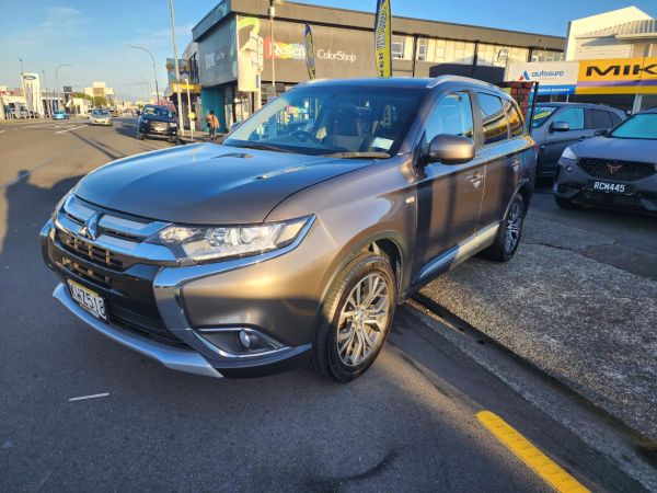 2017 Mitsubishi Outlander Wagon Ls 2.4P/4Wd/Cvt image