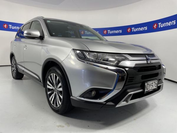 2020 Mitsubishi Outlander SUV XLS image