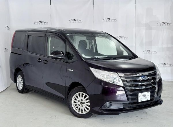 2014 Toyota Noah 1.8 HYBRID ,Eletric doors,Low km image