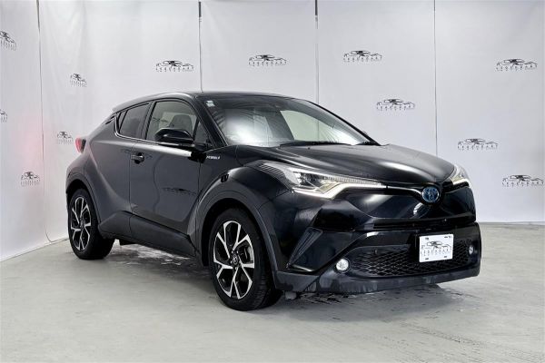 2018 Toyota C-HR 1.8G HYBRID ,CARPLAY , Push Start image