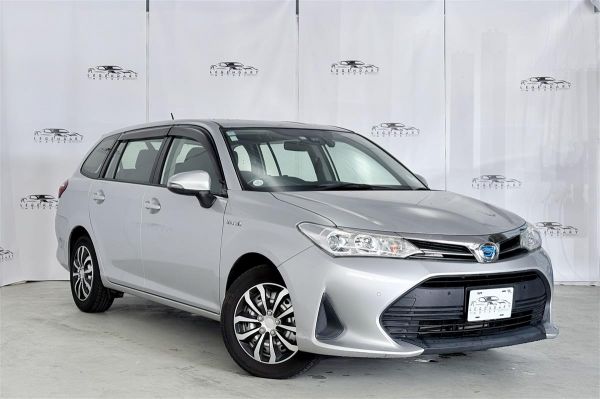 2018 Toyota Corolla FIELDER HYBRID,Good tyres,Tss image