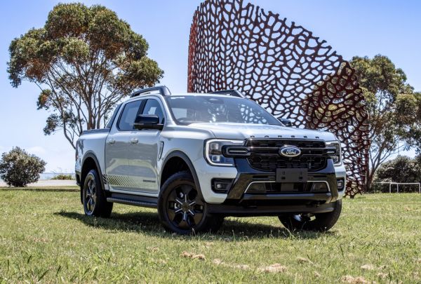 2025 Ford Ranger STORMTRAK HYBRID 4WD image