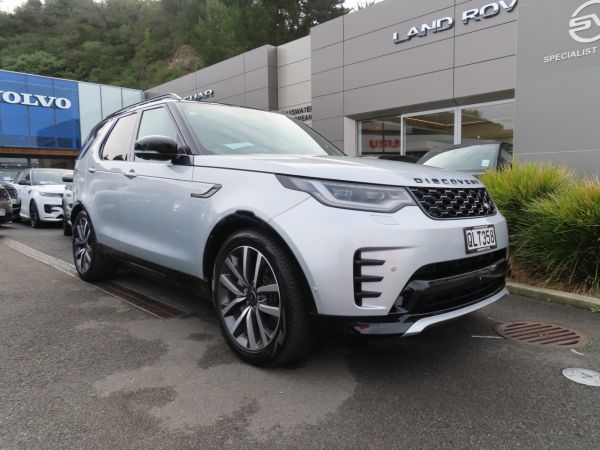 2024 Land Rover Discovery D250 Dynamic SE image