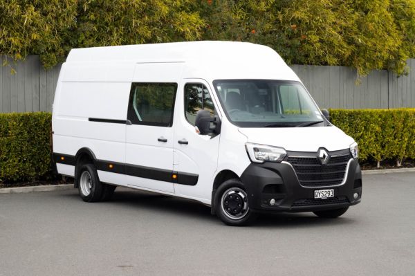 2024 Renault Master L4H3 ELWB image