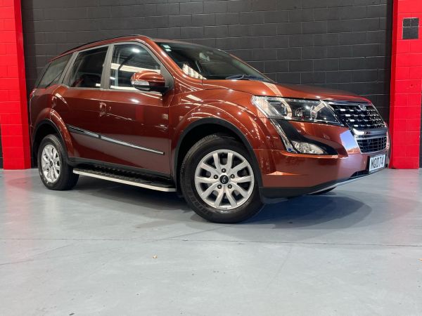 2019 Mahindra XUV500 SUV 2.2PT/6AT image