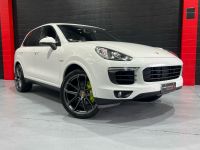 Image for 2016 Porsche Cayenne SUV S E-Hybrid Platinum Edition