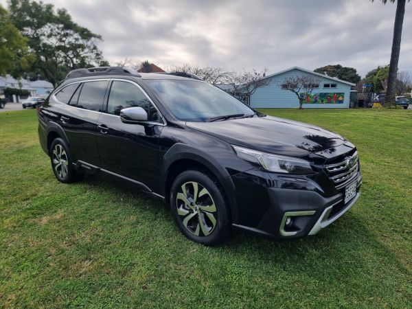 2021 Subaru Outback Touring image