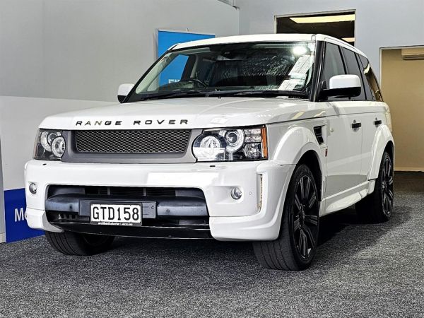 2012 Land Rover Range Rover Sport SUV SDV6 / HSE / FACELIFT image