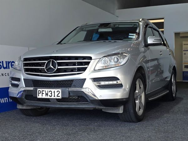 2012 Mercedes-Benz ML 250 SUV ML250 / BLUETECH / 4WD / 2.1L DIESEL image