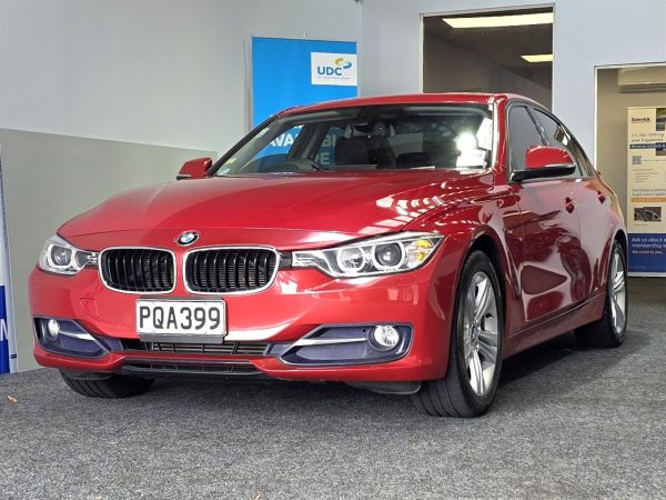 2012 BMW 320D Sedan NEW SHAPE F30 / SPORT TRIM / DIESEL image